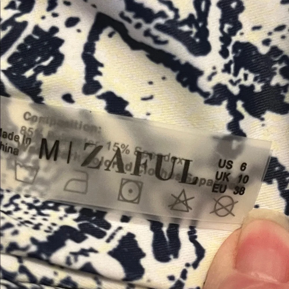 2X 🥂H P🥂 NWOT Zaful Snake Print Bikini Set - White & Blue - Picture 7 of 12